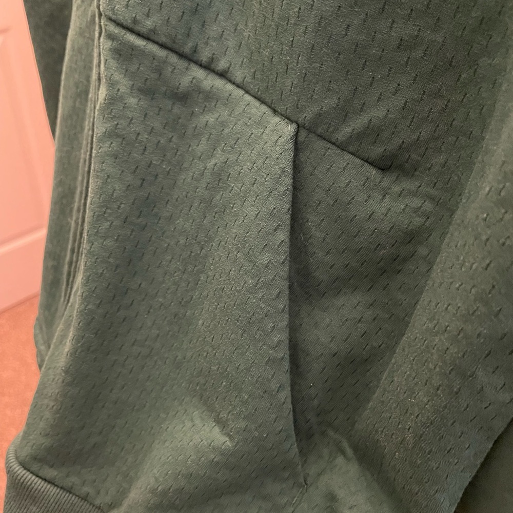 Adidas green light weight jacket Mens large- Women’s Medium - worn only 2 times - Picture 2 of 5